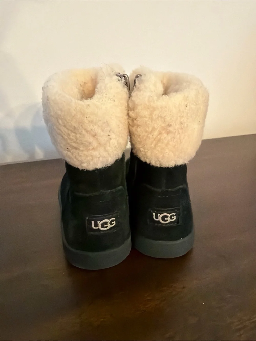 UGG Australia Toddler Little Girl Cuffed Boot T JORIE II, Black, size 6